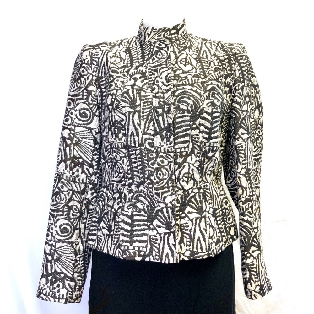 Women NWT Louben crop front zip blazer , sz 4
